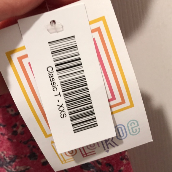 LuLaRoe classic T - Picture 4 of 4